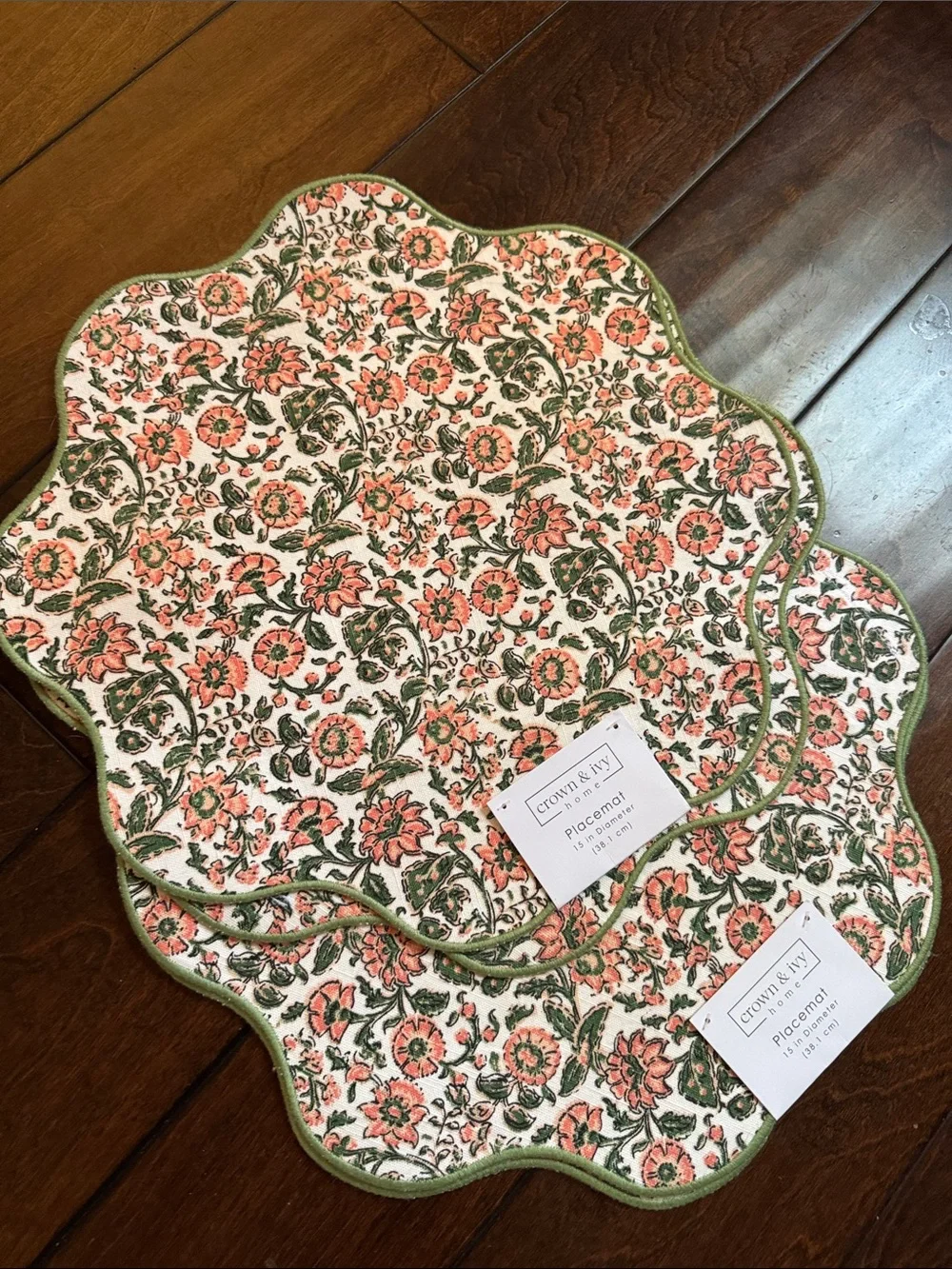 crown & ivy Pink Floral Scalloped Placemats with Green Trim set of 4 NWT
